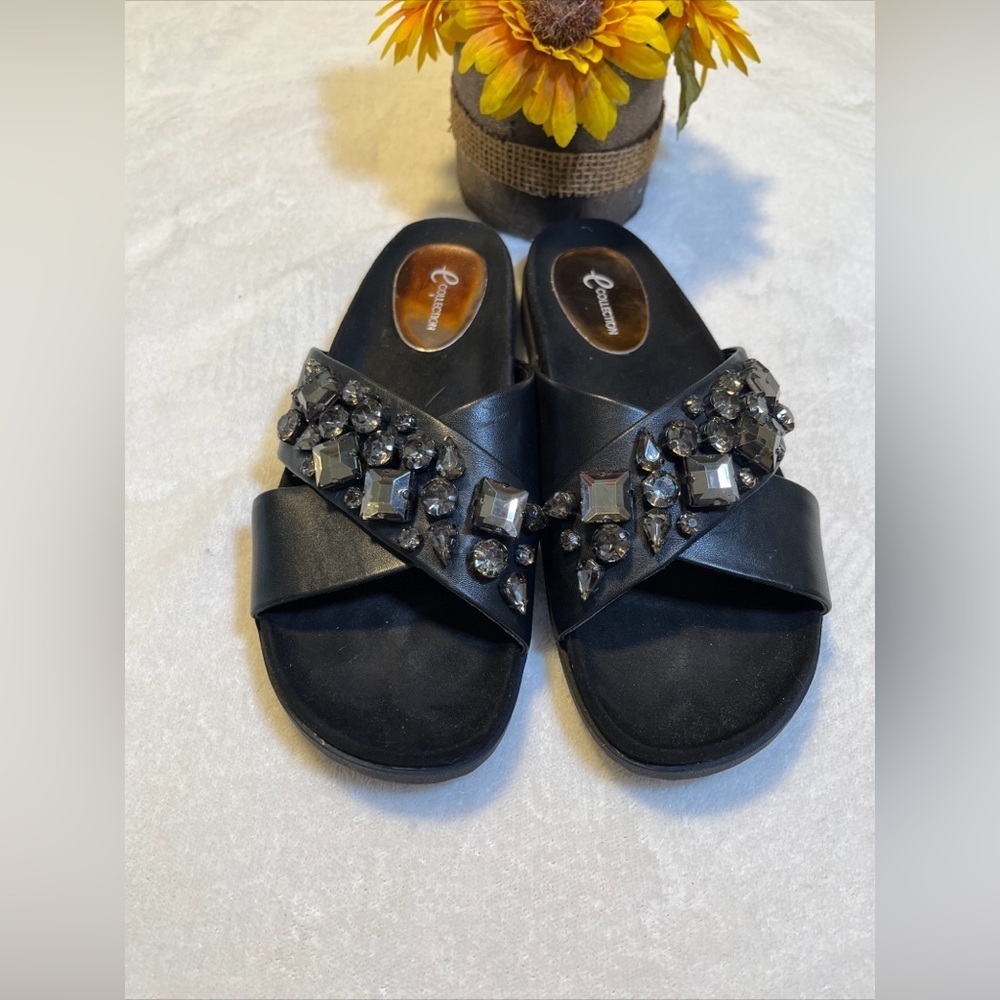 Easy Spirit "Marvina" Criss-Cross Strap Rhinestone Leather Sandal Size 5.5